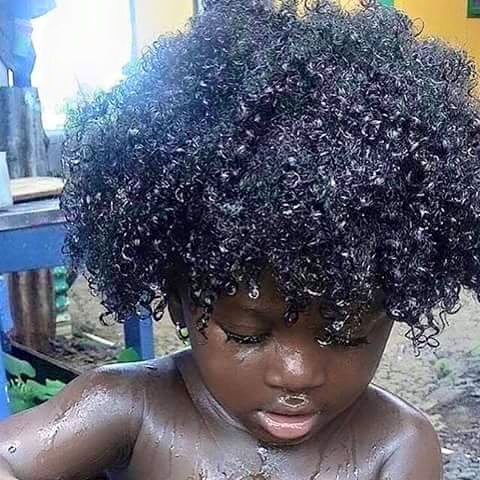 coupe des cheveux de bebe